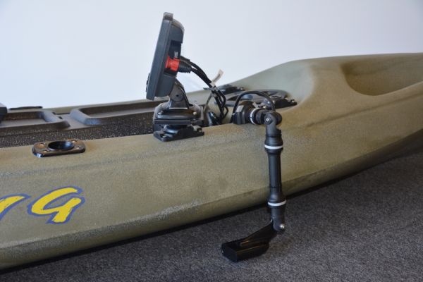 How to fit a fishfinder to your kayak with RAILBLAZA16