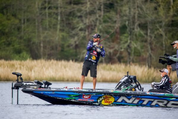 How To Choose The Right Fishing Rod For Bass Fishing : Pro Bass