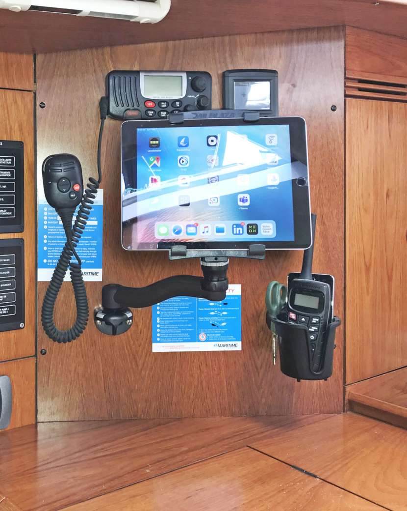 ScreenGrabba R-Lock Tablet Holder | RAILBLAZA