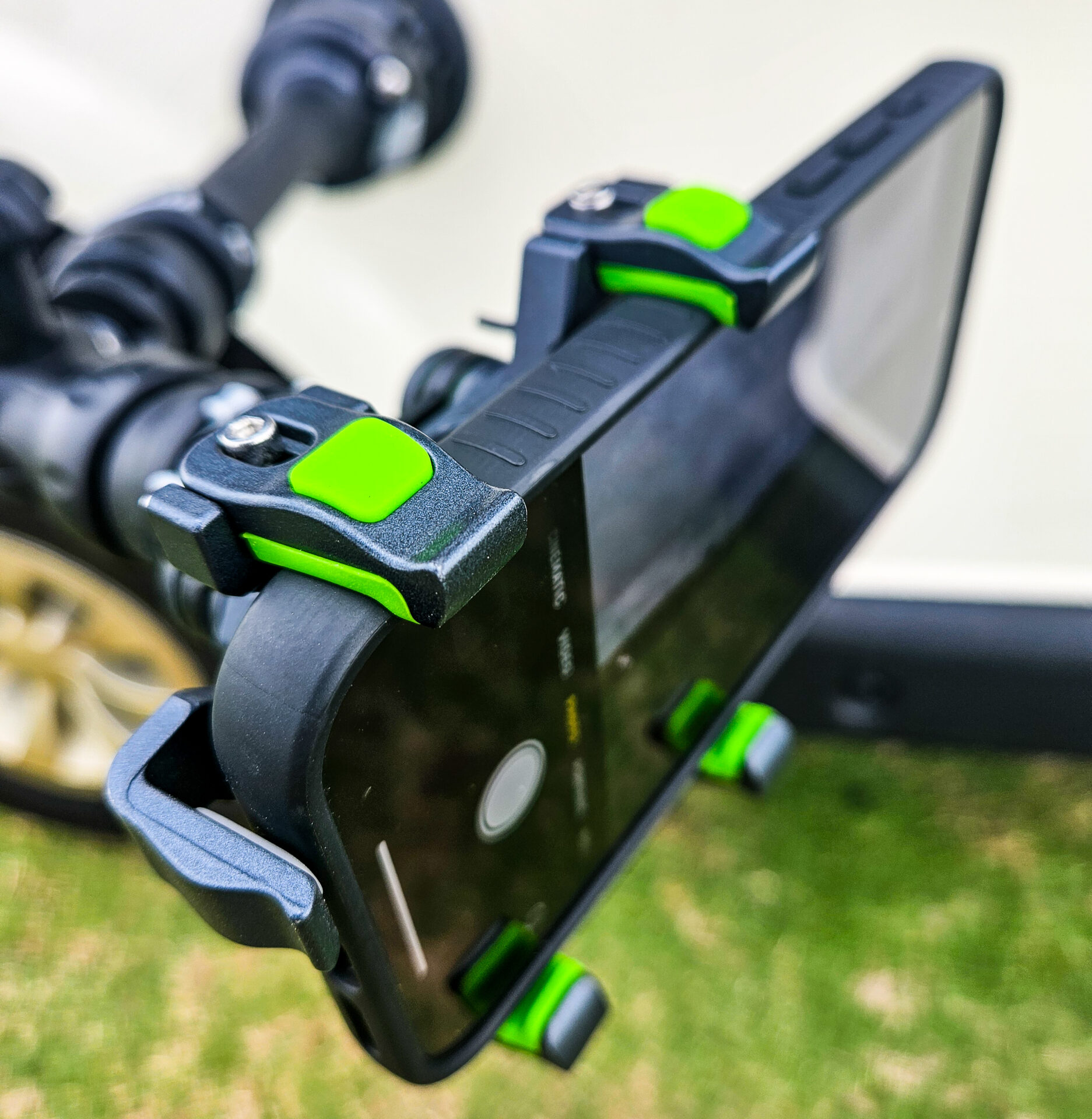 PERAYA Phone Holder&SOTUS ピンバッジ Anchorpoint Phone Holder | RAILBLAZA